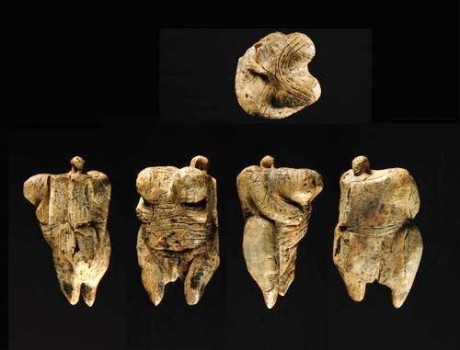 Venus vom Hohlefels / Venus von Schelklingen ca Steinzeit 35.000 Jahre 